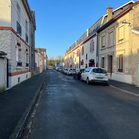 Ravissant T2 Proche Centre-ville Et Jard Apartman *